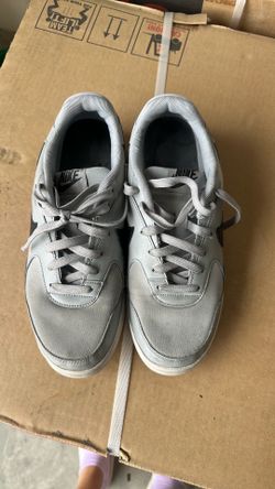 Nike kids tennis shoes