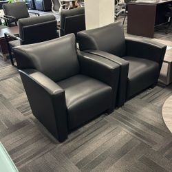 Executive Lounge Chair / Club chair