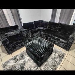 Brand New In Box /4-Piece Sectional Set W/ Ottoman