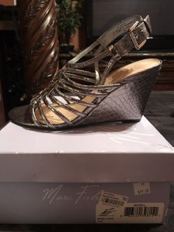 Women’s wedged heel
