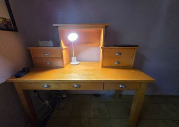 Computer desk
