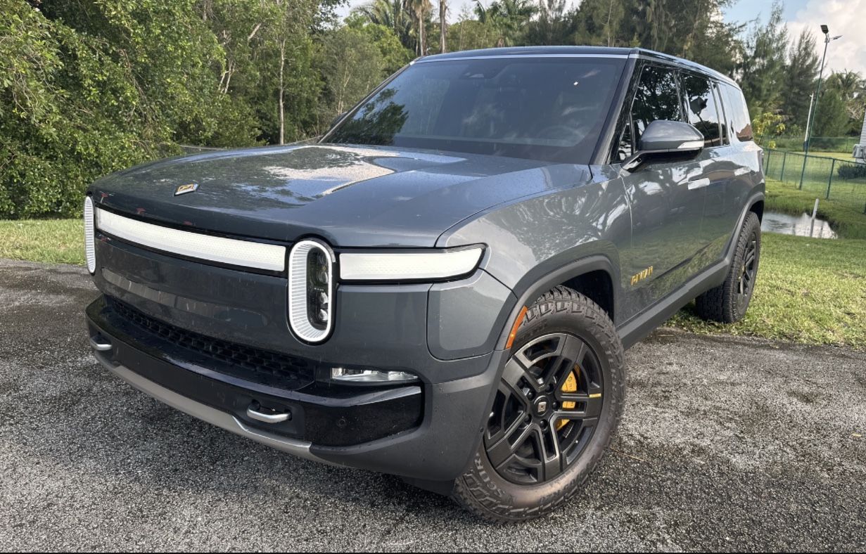2022 Rivian R1S Launch Edition 3 ROW ELECTRIC SUV LOADED
