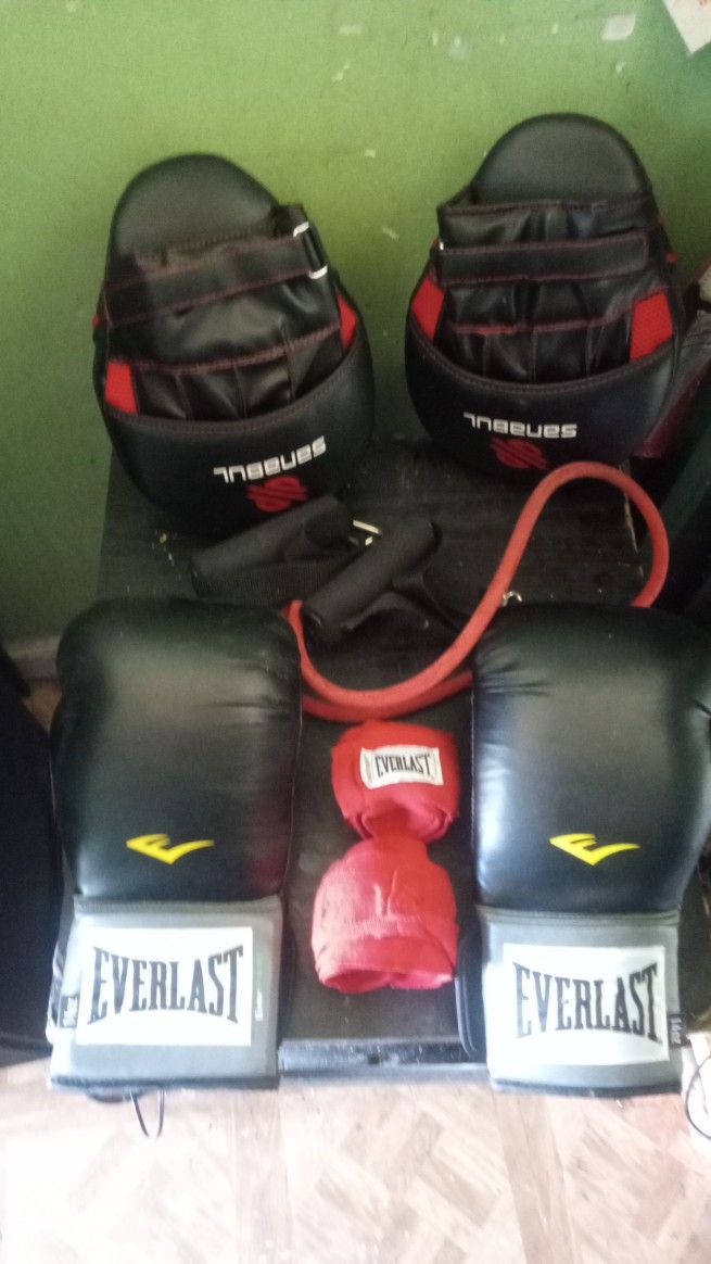 Everlast Gear