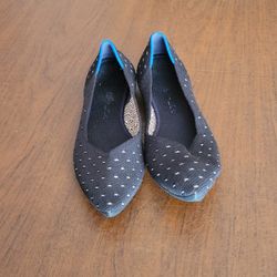 Rothy's The Point Ivory Dot Black Polka Dot Knit Ballet Flats Shoes Size 
W8 New, no tags. Please see photos for details.l
Weight 11oz plus shipping m