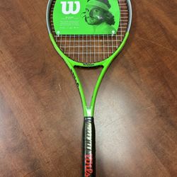 Wilson Blade Feel Rxt 105 Tennis Racket 