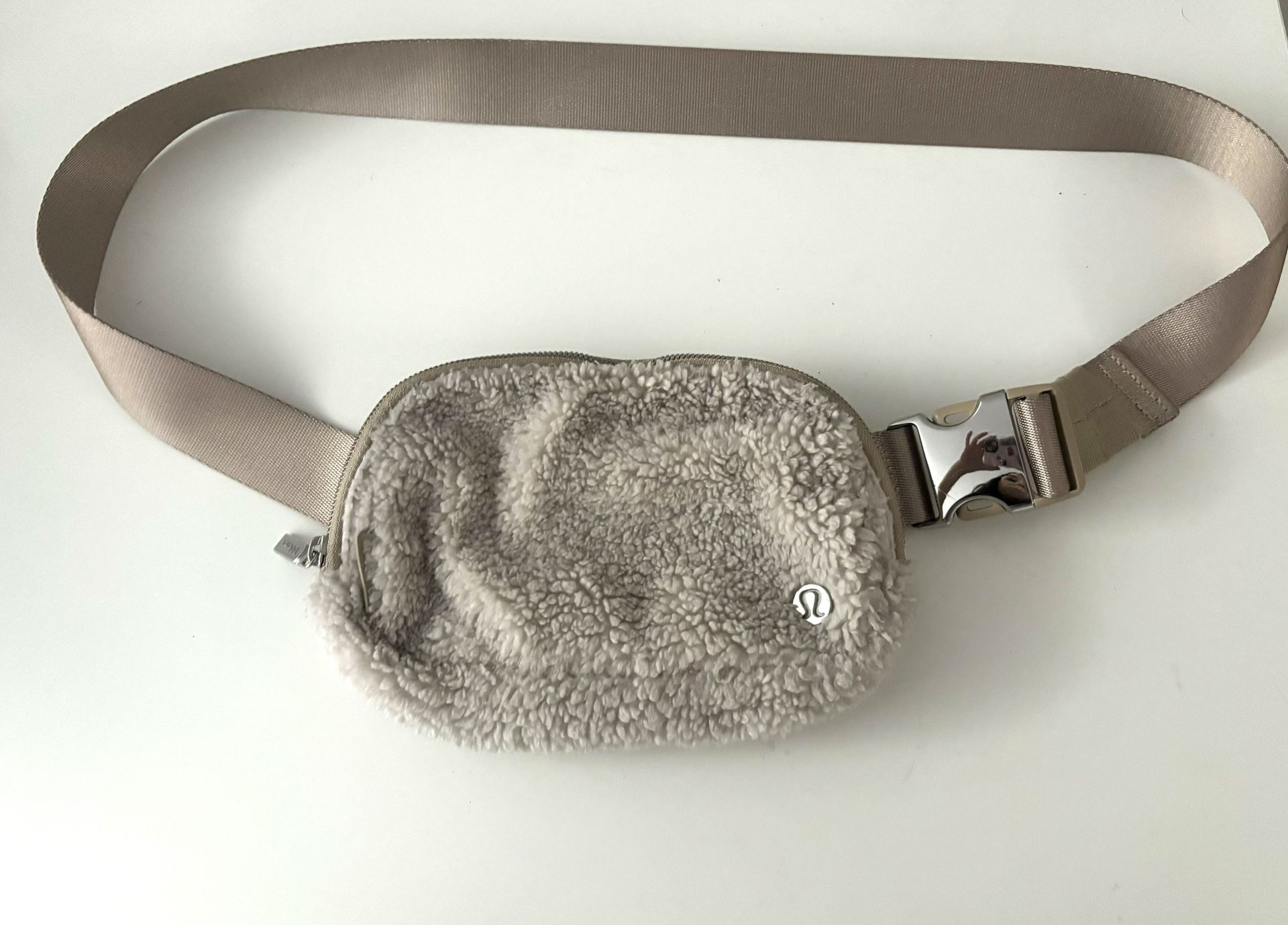 lululemon crossbody bag