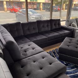 Hermoso Seccional Color Negro De Tela / Sectional + Ottoman Black Velvet 