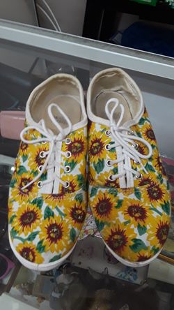 Shoes American Apparel, tenny shoes size 6 in great condition used 1 time only