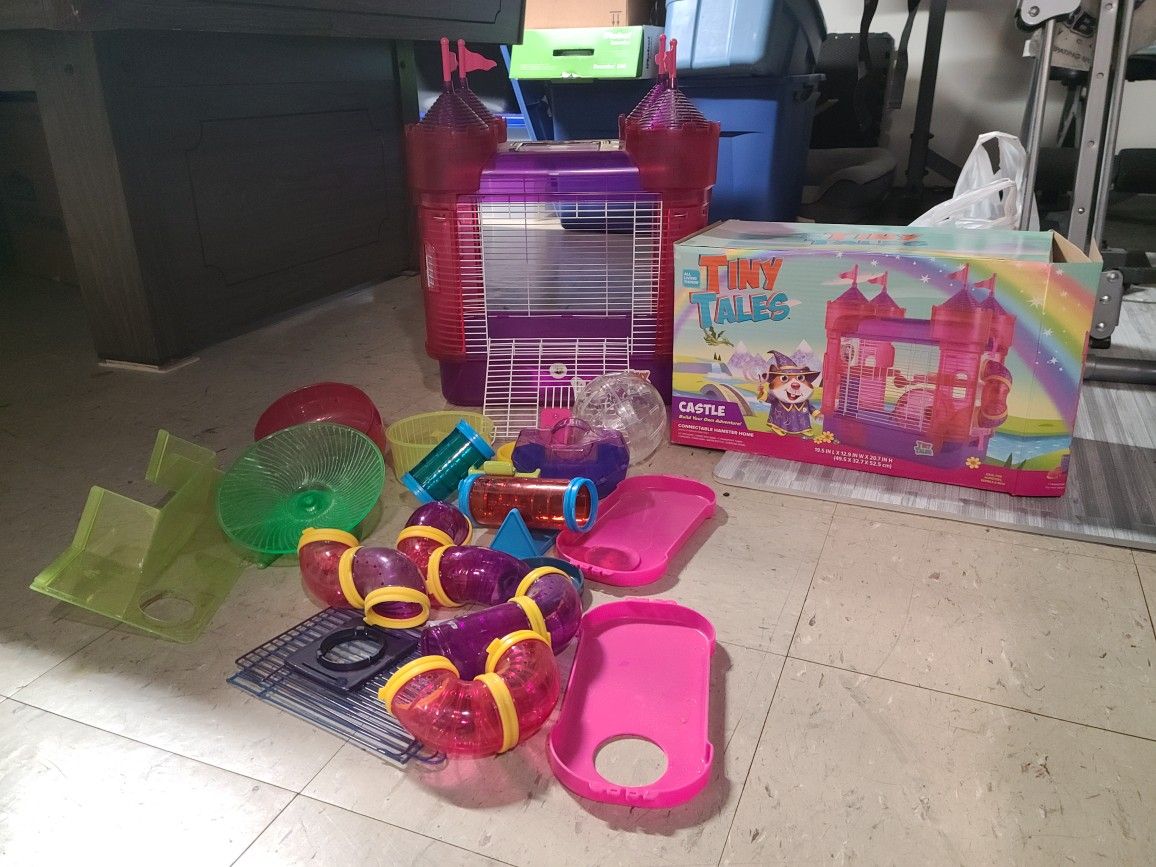 Tiny Tales™ Castle Connectable Hamster Home
