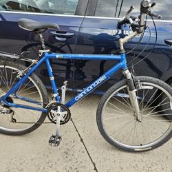 Bike Cannondale  26 inch tires 20 inch frame.light quality bike 