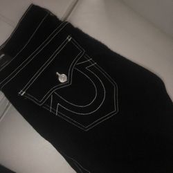 TRUE RELIGION SHORTS (s32)