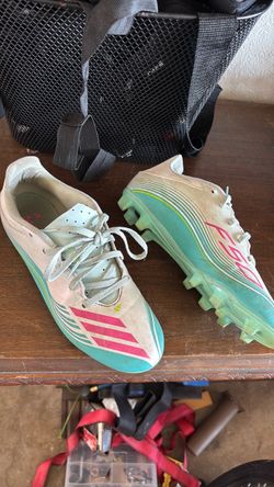 Messi cleats size 7.5