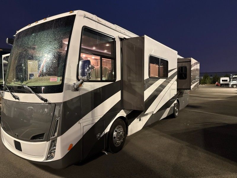 2022 Tiffin Breeze 33BR Diesel