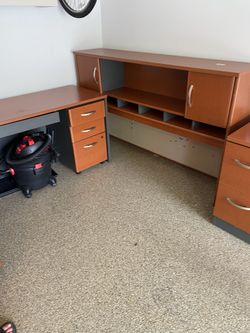 Executive desk 5 piece unit