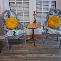 Set Of Accent Chairs. 