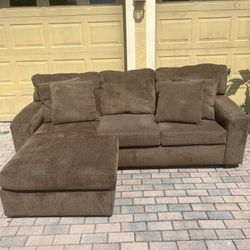 Sectional Couch *Free Delivery*