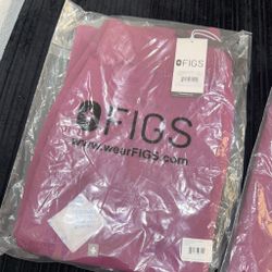 Figs scrub top and bottom