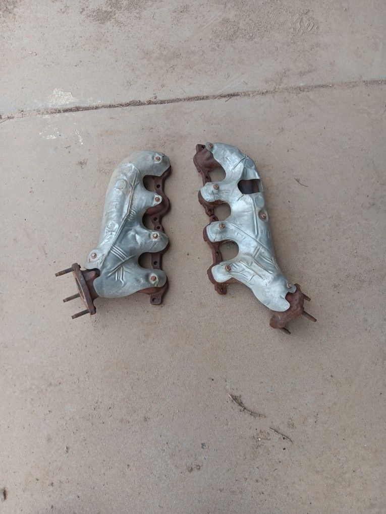99-06 Exhaust Manifolds GM