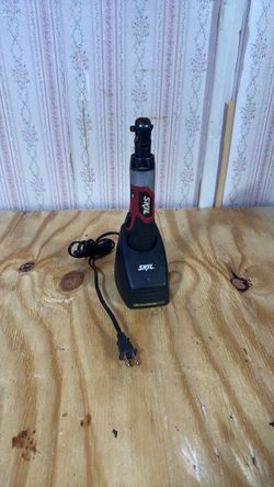 SKIL Cordless Ratchet with Charging Dock