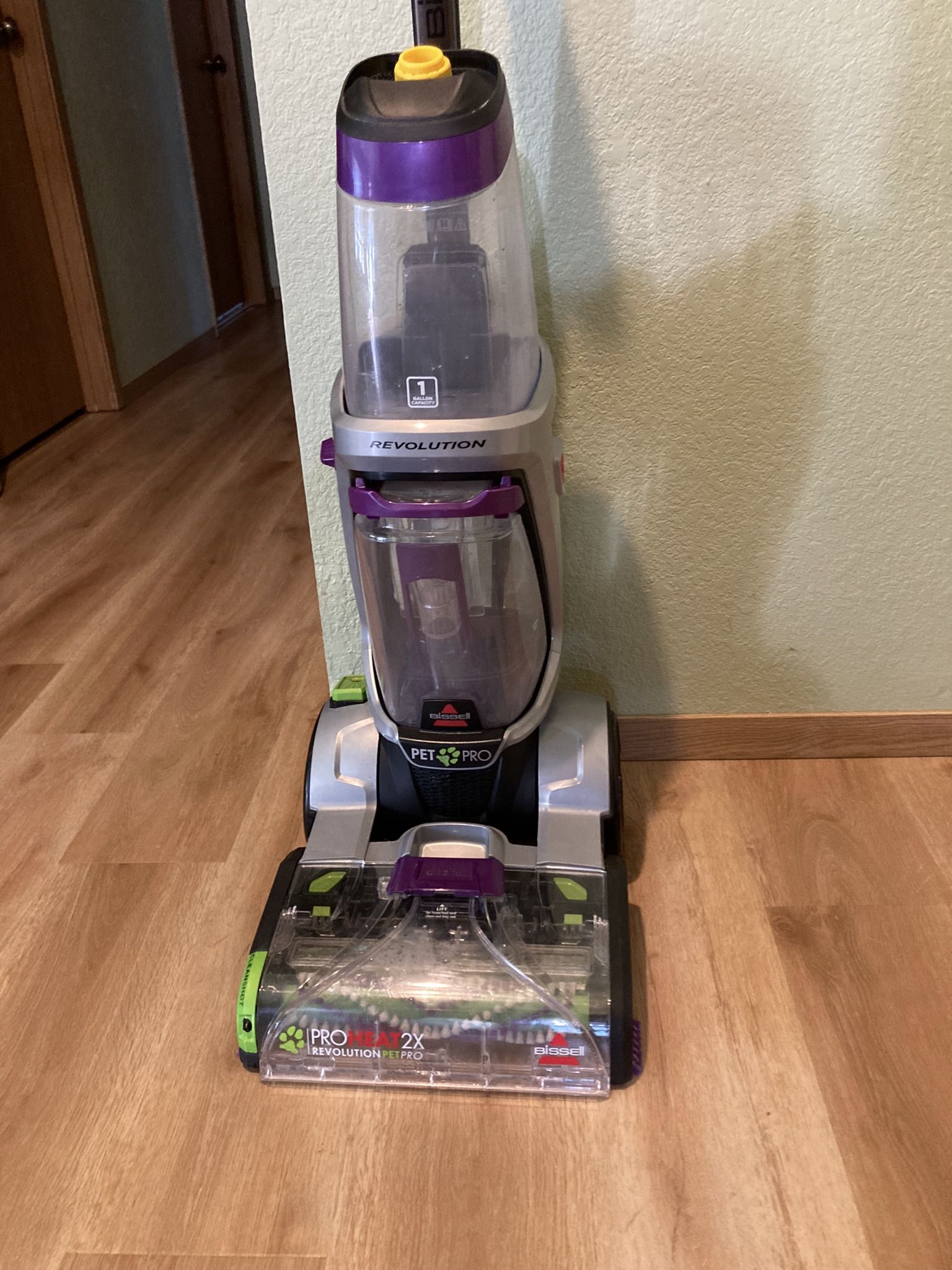Bissell ProHeat 2X Revolution Pet Pro Plus Carpet Cleaner