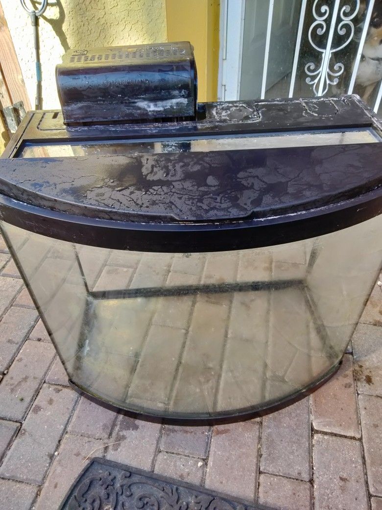 Bow Front Fish Tank 26gal