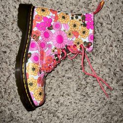 EUC Womens pascal Dr martens, Rare. Sz 9