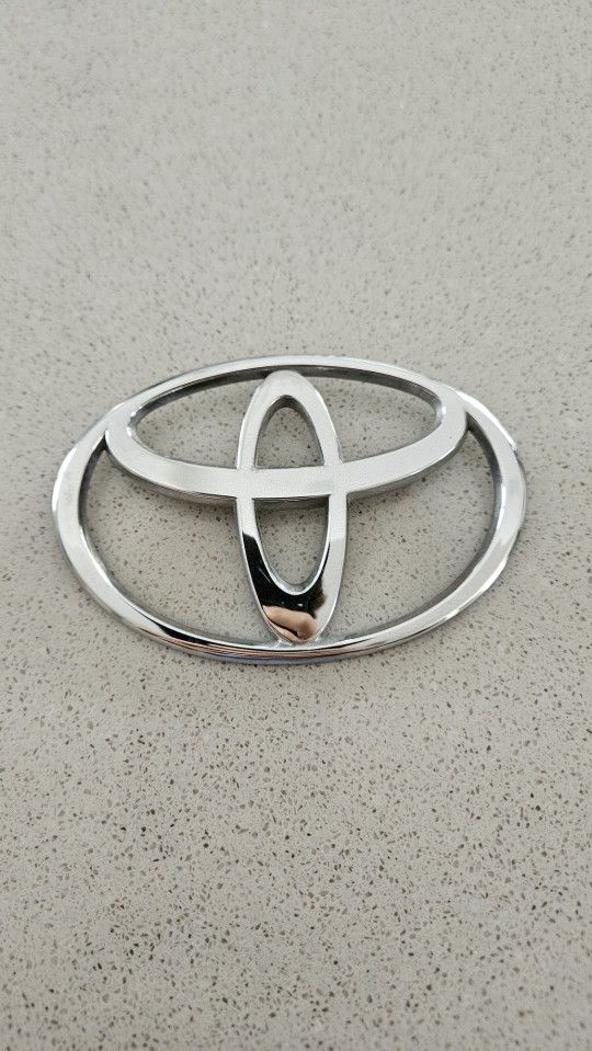 Toyota Back Door Emblem (#75431-0C010)