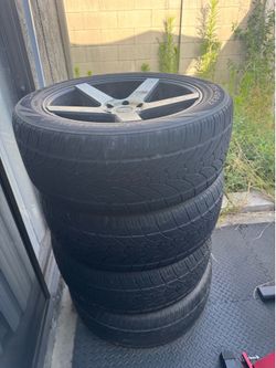 305/45R22 Tires Lionhart