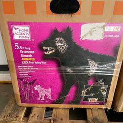 5.5 ft Halloween animated led fear valley wolf