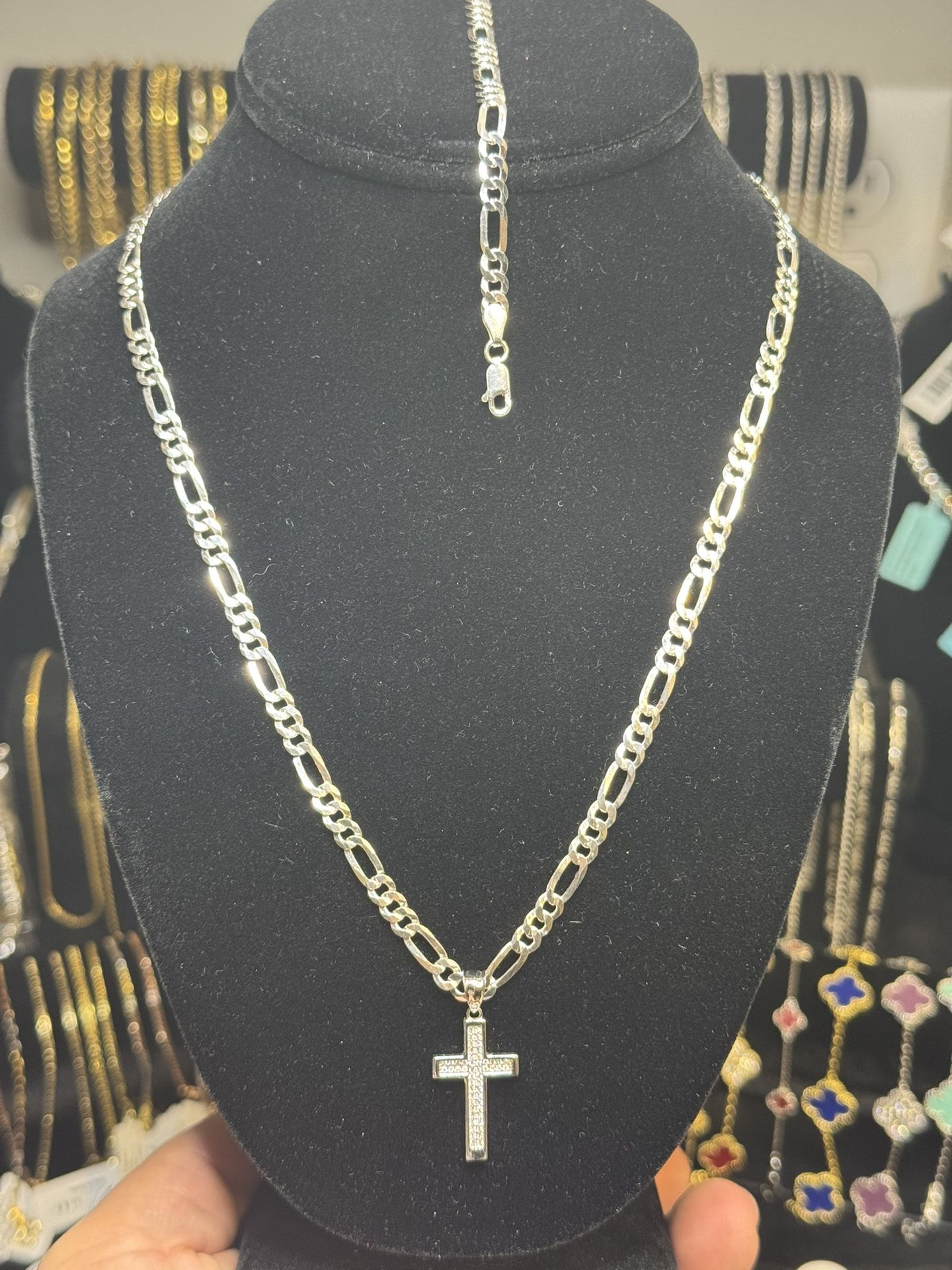 Figaro Set with Cross Pendant 