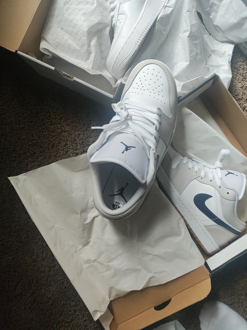 Jordan One /An Jordan 5 Grapes Package Deal !!!
