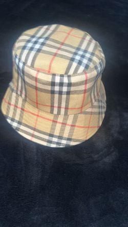 Burberry bucket hat