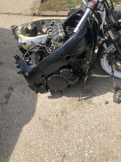 97 Suzuki Gsxr srad 600 main frame