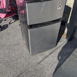 Min Refrigerator