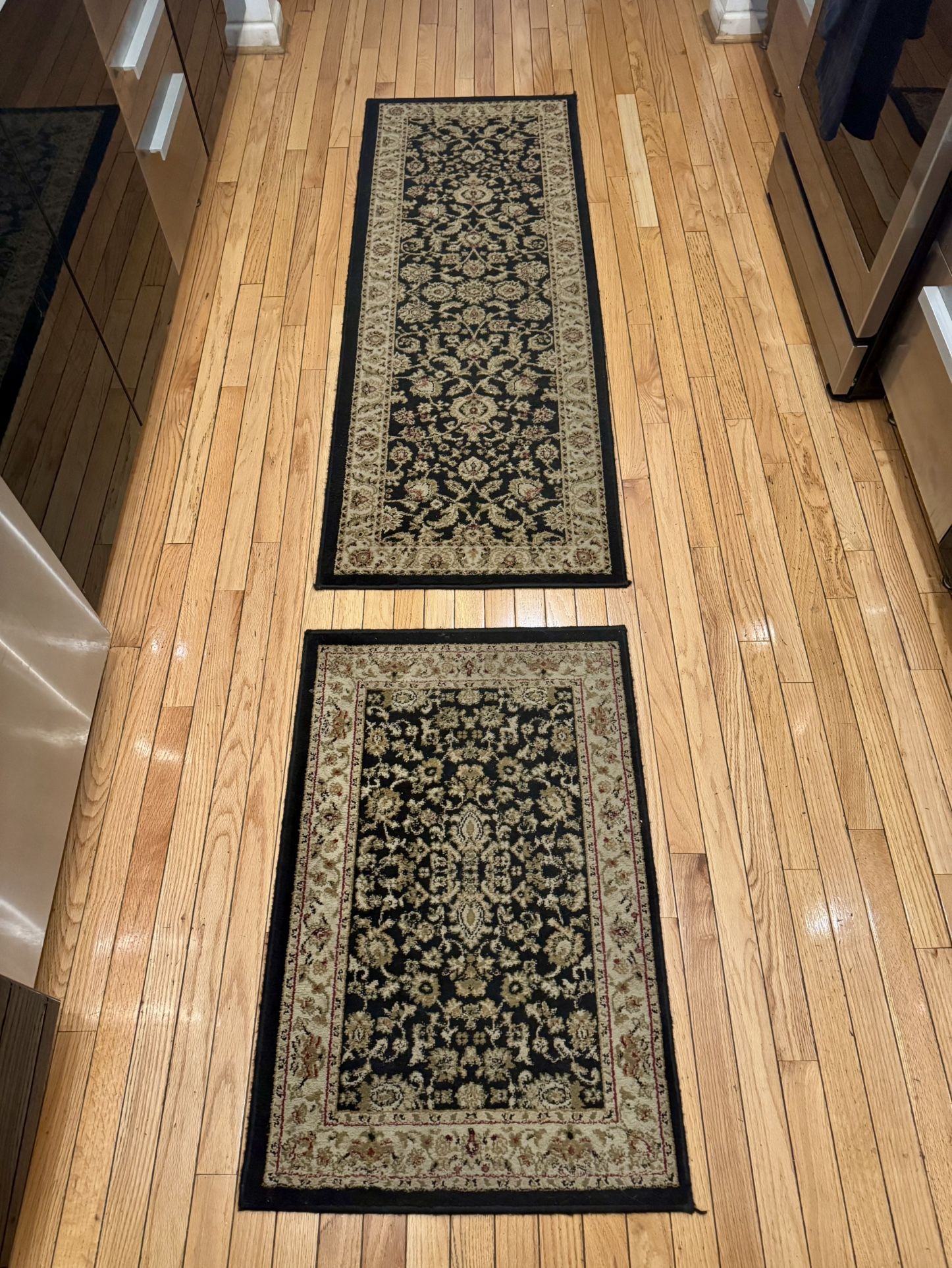2 rugs : long (24x67) & short (24x35,5)