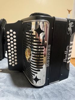 Acordeon hohner panther tono de sol (G,C,F)