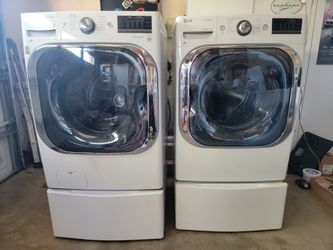5.2 cu ft XL LG Washer And Gas Dryer