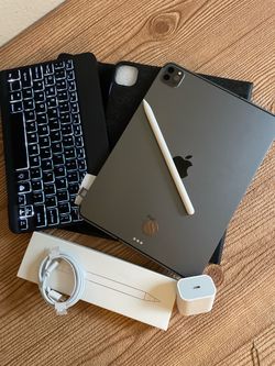 Apple iPad Pro 11 (2nd Generation/ Face ID) 128GB WiFi + cellular unlocked  With  Keyboard and Pencil