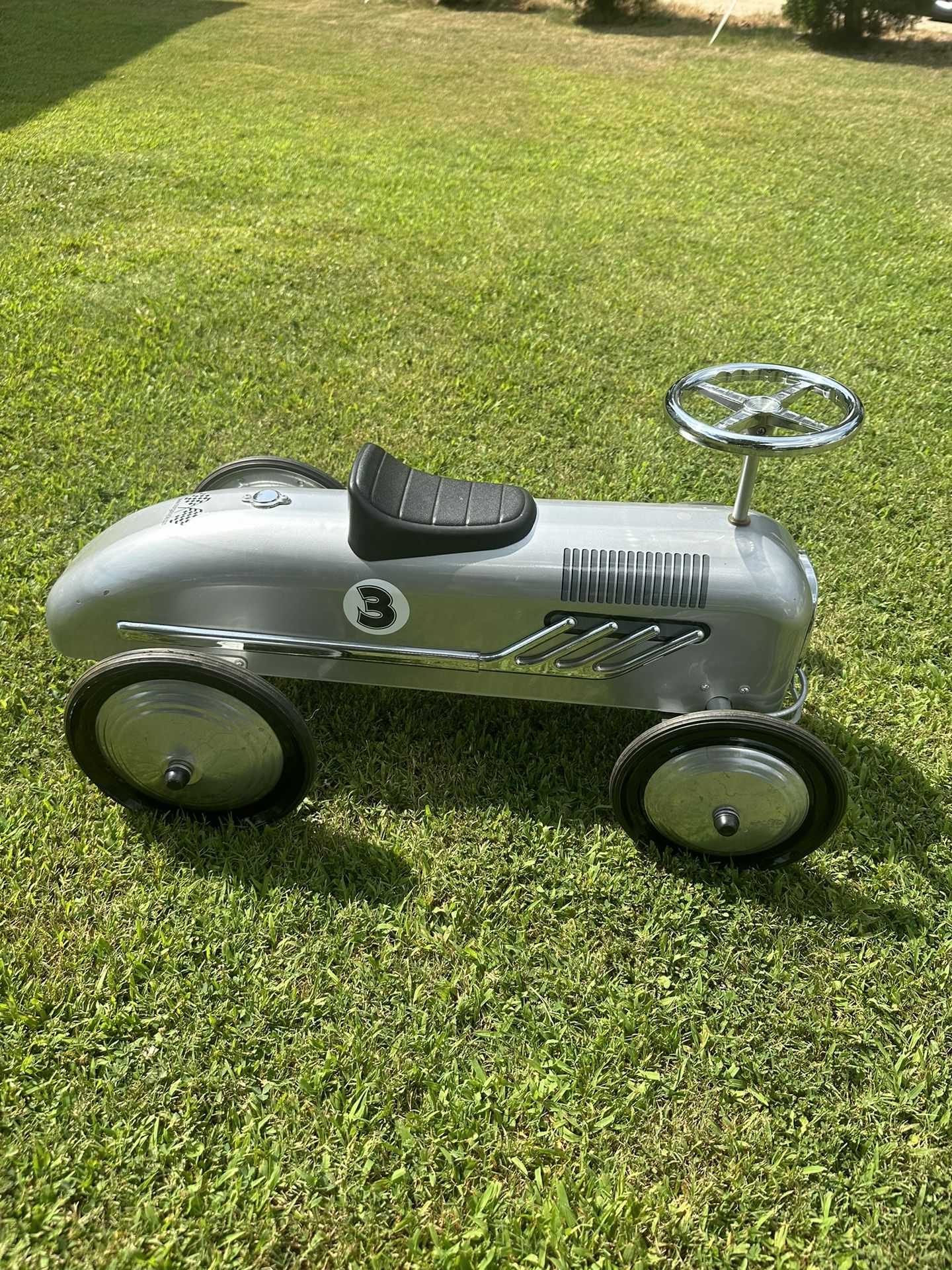 Nice metal race car