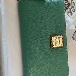 Dooney & Bourke wallet