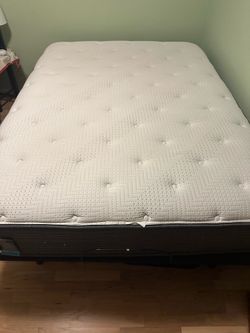 Beauty rest queen size mattress and frame