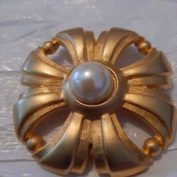Gold Toned Brooch