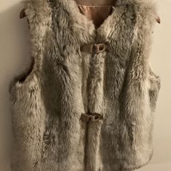 LIKE NEW LADY’S COUNTRY PACER FUR VEST COAT MEDIUM  $50 OBO