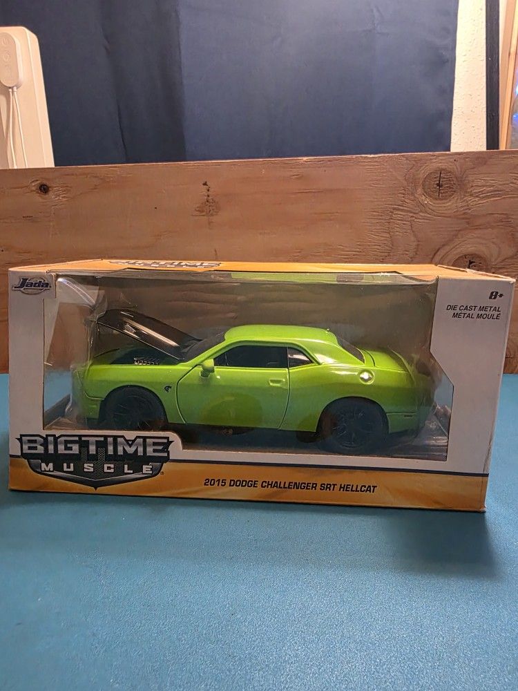 2015 Dodge Challenger Hellcat Diecast