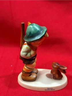 Hummel Figurine Jägerlein Sensitive Hunter
