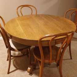 Antique Round Oak Table And 4 Bentwood Chairs