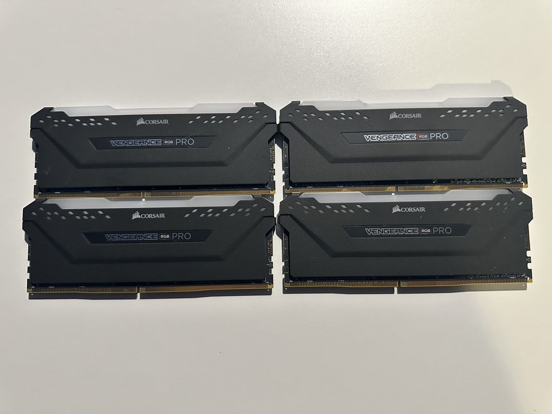 CORSAIR VENGEANCE RGB PRO DDR4 RAM 64GB (4x16GB) 3600MHz CL18-22-22-42 1.35V Intel AMD