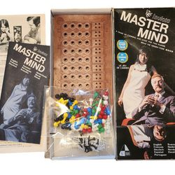 Vintage Invicta Games MASTER MIND Game of Cunning & Logic #3016 Made in England