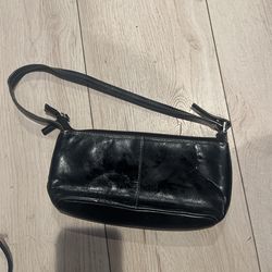 Black leather Kenneth Cole small purse
