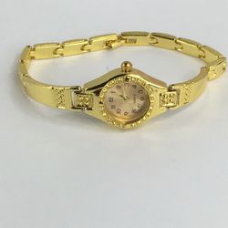 WOMENS WRIST WATCH GOLD TONE 
